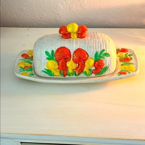 Arnels Vintage Covered Ceramic Butter Dish with Mushrooms Yellow /Orange RARE - Picture 1 of 8